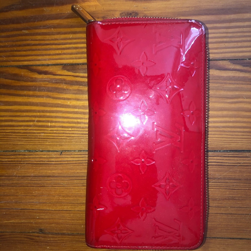 Louis Vuitton Red patent leather zippy wallet